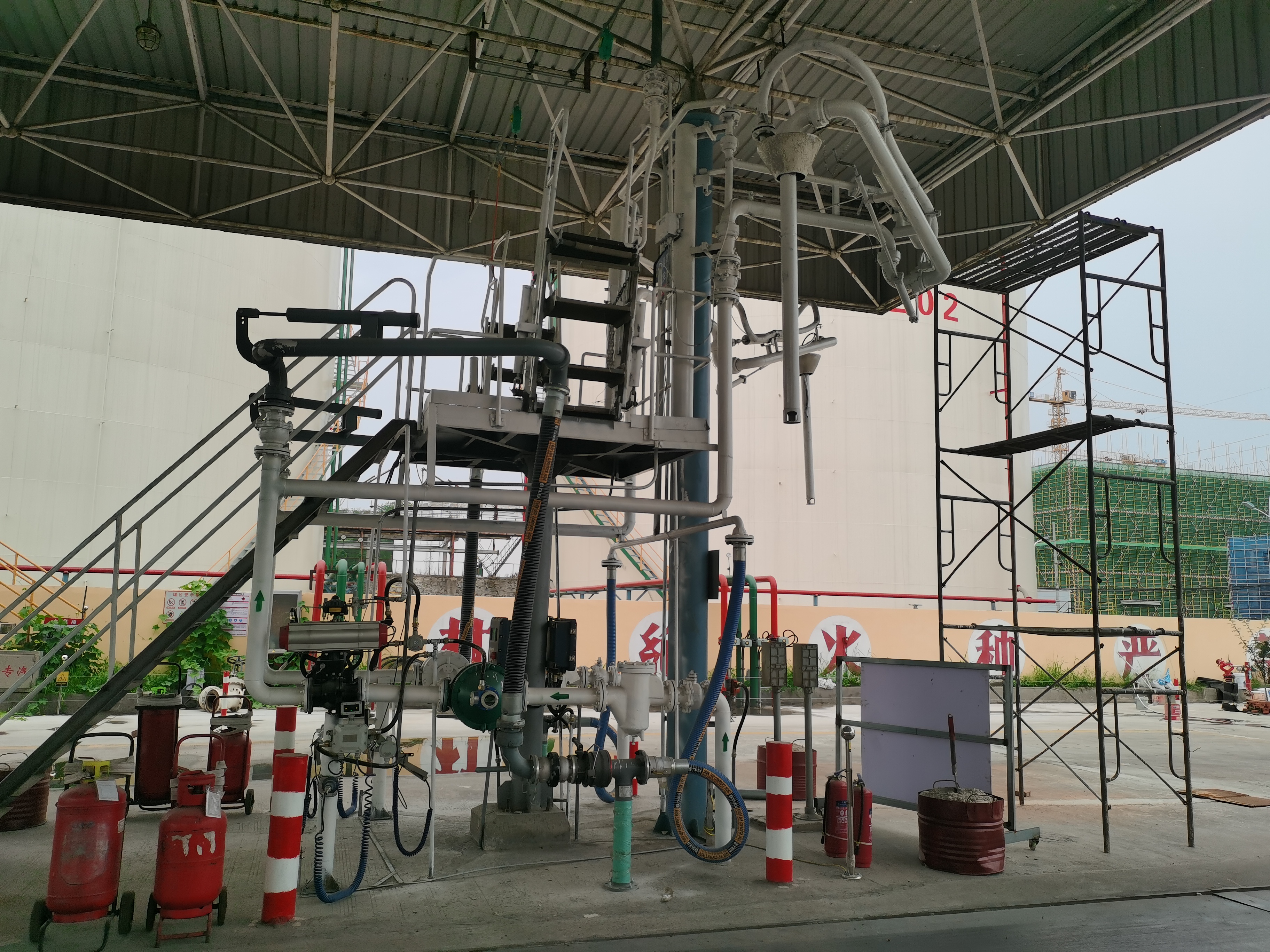 鶴管上裝改下裝定量裝車系統--山東鼎諾自